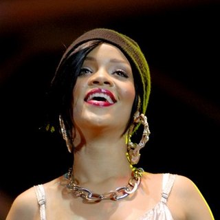 Rihanna in Chicago's B96 Summer Bash