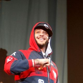 Travis McCoy;Gym Class Heroes; in Gym Class Heroes On Tour in Chicago