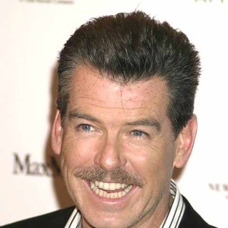 Pierce Brosnan in Laws of Attraction