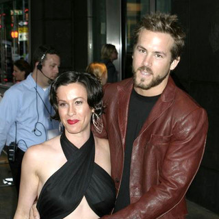 Alanis Morissette;Ryan Reynolds; in De-Lovely