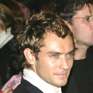 Jude Law; in Alfie Premiere