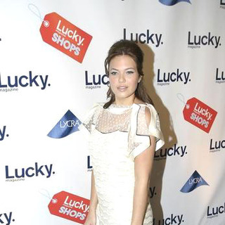 Mandy Moore in Lucky Magazine Host Lucky Shops - The Ultimate Shopping Event