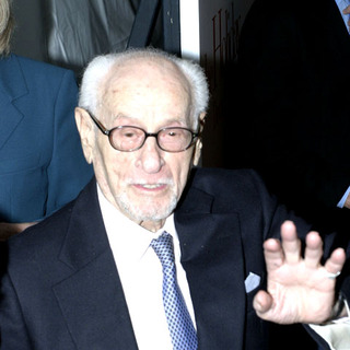 Eli Wallach; in The Holiday New York Premiere - Arrivals