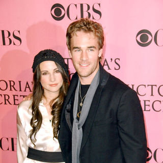 James Van Der Beek;Heather McComb; in The 2007 Victoria's Secret Fashion Show