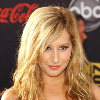 Ashley Tisdale; in 2007 American Music Awards - Red Carpet
