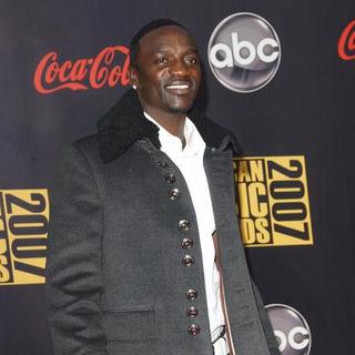 Akon in 2007 American Music Awards - Red Carpet
