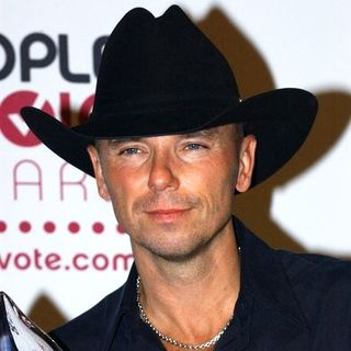 Kenny Chesney in The 33rd Annual People's Choice Awards - Press Room