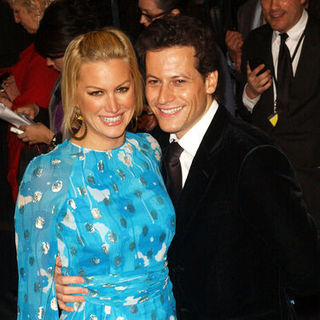 Ioan Gruffudd, Alice Evans in 2007 Vanity Fair Oscar Party