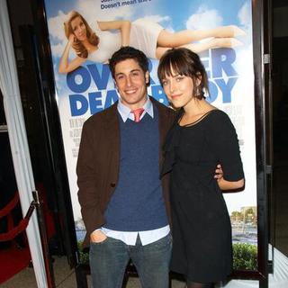 Jason Biggs;Jenny Mollen; in "Over Her Dead Body" Los Angeles Premiere - Arrivals