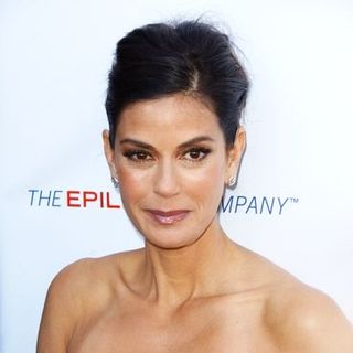 Teri Hatcher in 7th Annual Comedy For A Cure - Arrivals