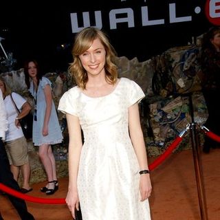Elissa Knight; in "WALL.E" World Premiere - Arrivals