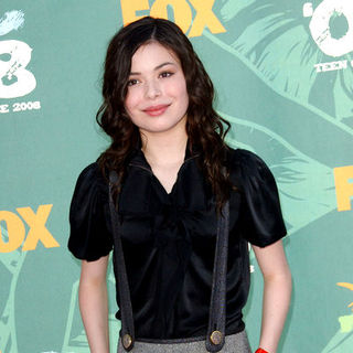 Miranda Cosgrove in 2008 Teen Choice Awards - Arrivals