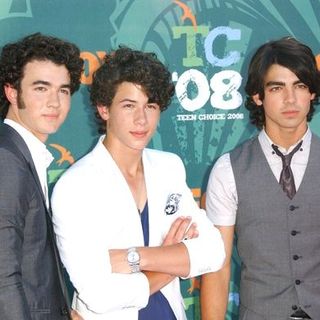 Jonas Brothers; in 2008 Teen Choice Awards - Arrivals
