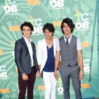 Jonas Brothers; in 2008 Teen Choice Awards - Arrivals