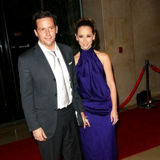 Jennifer Love Hewitt;Ross McCall; in 5th Annual Runway For Life Benefitting St. Jude Children's Research Hospital - Arrivals