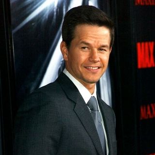 Mark Wahlberg in "Max Payne" Hollywood Premiere - Arrivals