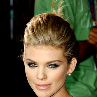 AnnaLynne McCord; in "Twilight" Los Angeles Premiere - Arrivals