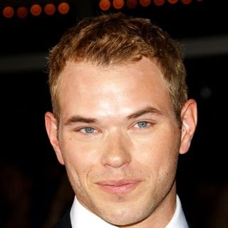 Kellan Lutz; in "Twilight" Los Angeles Premiere - Arrivals