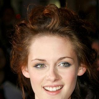 Kristen Stewart; in "Twilight" Los Angeles Premiere - Arrivals