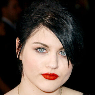 Frances Bean; in "Twilight" Los Angeles Premiere - Arrivals