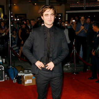 Robert Pattinson; in "Twilight" Los Angeles Premiere - Arrivals