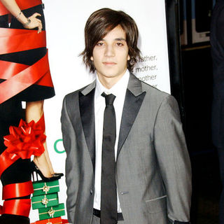 Taylor Boggan; in "Four Christmases" World Premiere - Arrivals