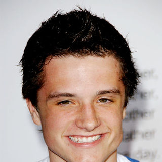Josh Hutcherson; in "Four Christmases" World Premiere - Arrivals