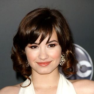 Demi Lovato; in 2008 American Music Awards - Arrivals
