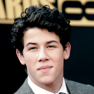 Nick Jonas, Jonas Brothers in 2008 American Music Awards - Arrivals