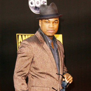 Ne-Yo; in 2008 American Music Awards - Arrivals