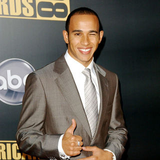 Lewis Hamilton in 2008 American Music Awards - Arrivals