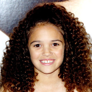Madison Pettis; in "Seven Pounds" Los Angeles Premiere - Arrivals