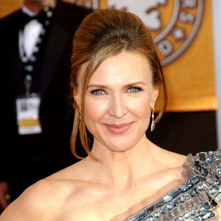 Brenda Strong; in 15th Annual Screen Actors Guild Awards - Arrivals