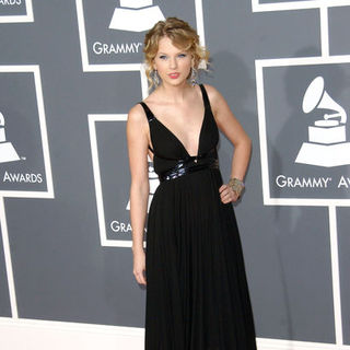 Taylor Swift in The 51st Annual GRAMMY Awards - Arrivals