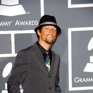 Jason Mraz; in The 51st Annual GRAMMY Awards - Arrivals