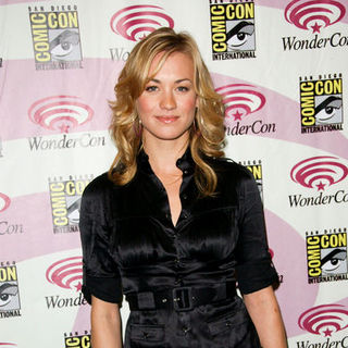 Yvonne Strahovski; in Wonder Con - Day 3