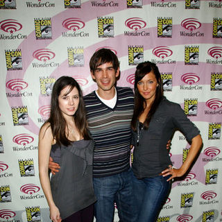 Elaine Cassidy;Christopher Gorham;Katie Cassidy; in Wonder Con - Day 3