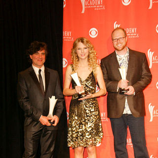Scott Borchetta;Taylor Swift;Nathan Chapman; in 44th Annual Academy Of Country Music Awards - Press Room