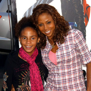 Holly Robinson Peete; in "17 Again" Los Angeles Premiere - Arrivals
