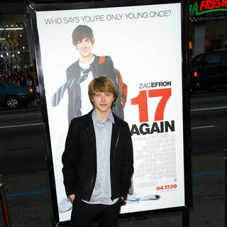 "17 Again" Los Angeles Premiere - Arrivals