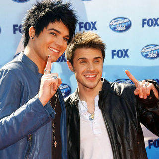 Adam Lambert;Kris Allen; in 2009 American Idol Finale - Arrivals