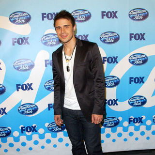 Kris Allen; in 2009 American Idol Finale - Press Room