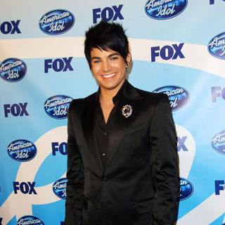 Adam Lambert; in 2009 American Idol Finale - Press Room