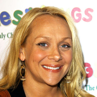 Nicole Sullivan; in Giggles 'N' Hugs Mommy And Me Gift Dinner