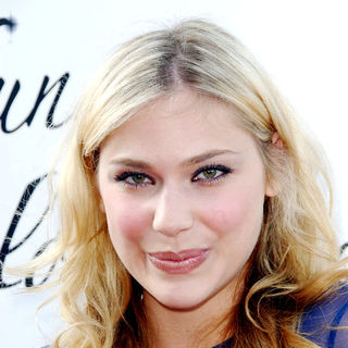 Hollywood Life's 11th Annual Young Hollywood Awards - Arrivals