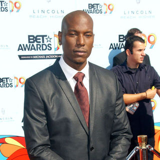 Tyrese Gibson; in 2009 BET Awards - Arrivals