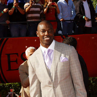 Terrell Owens; in 17th Annual ESPY Awards - Arrivals