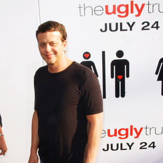 Aaron Zigman; in "The Ugly Truth" Los Angeles Premiere - Arrivals
