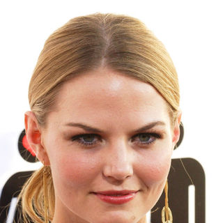 Jennifer Morrison; in "The Ugly Truth" Los Angeles Premiere - Arrivals