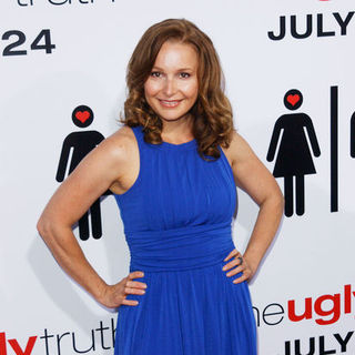 Elle Travis; in "The Ugly Truth" Los Angeles Premiere - Arrivals